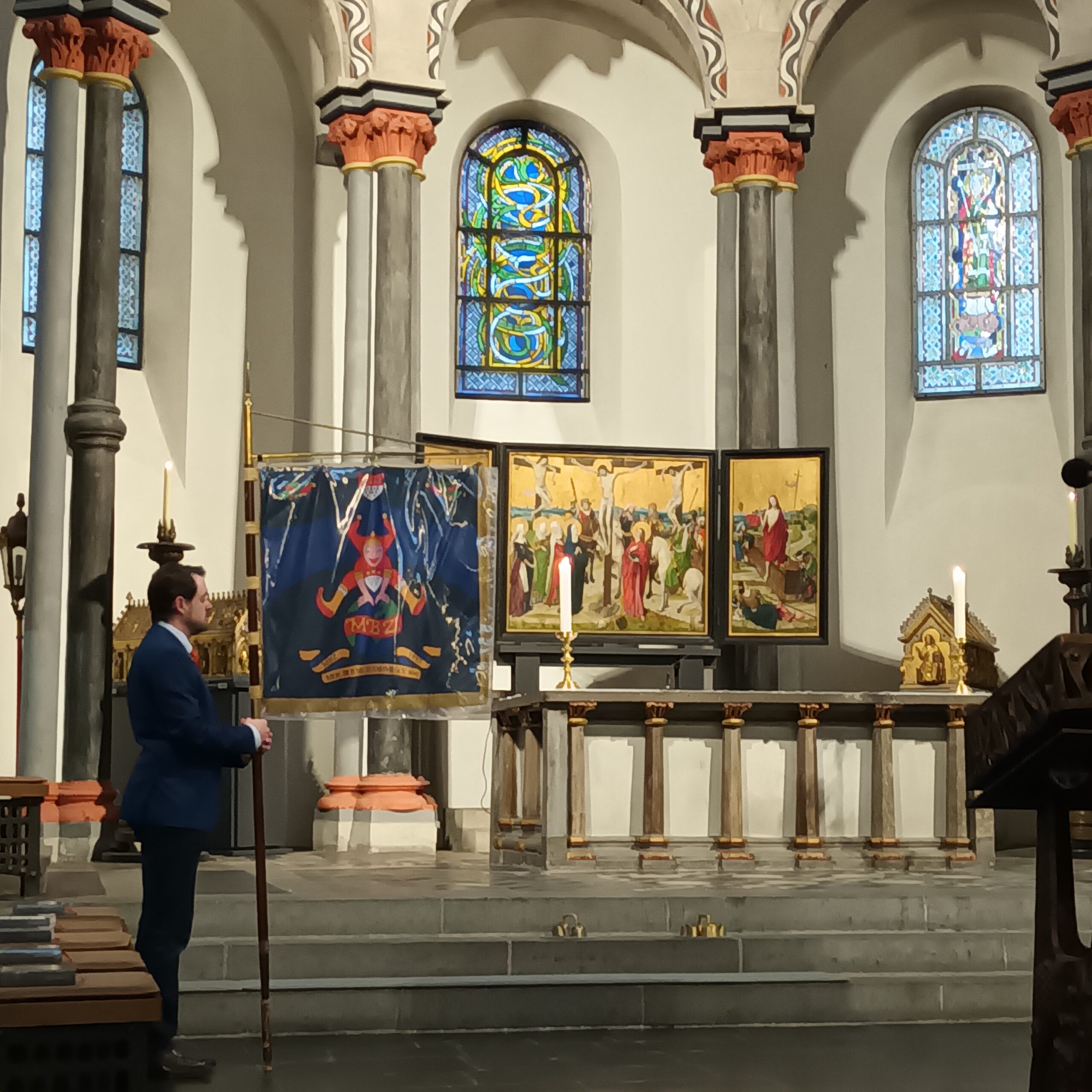 Mess op Kölsch un Stammdesch